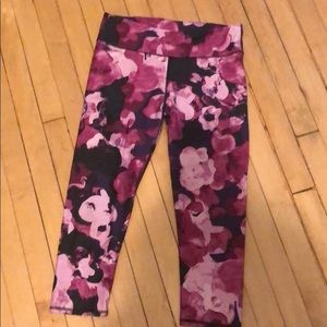 Fabletics patterned Capri leggings